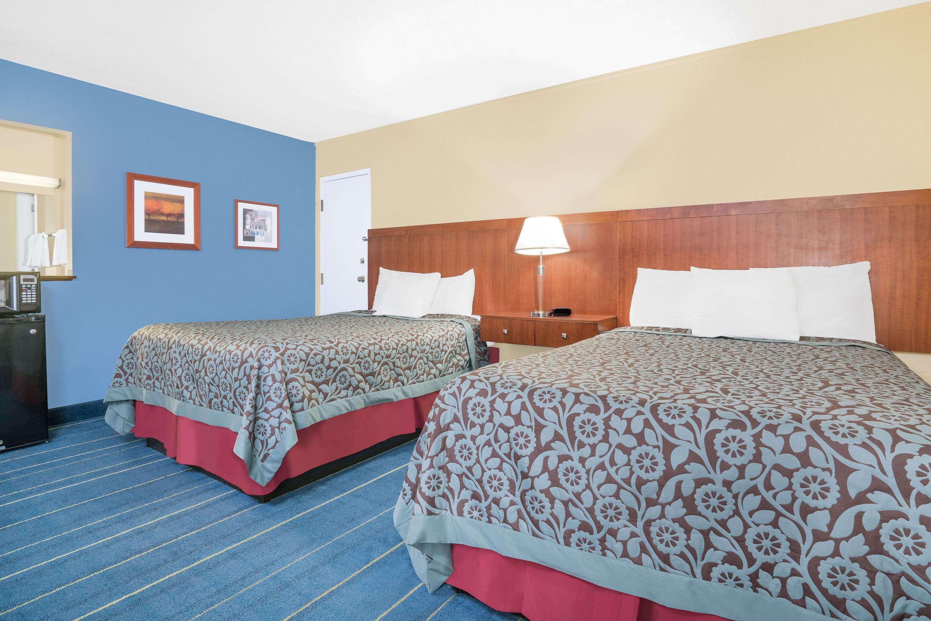 Days Inn By Wyndham Alexandria Mn מראה חיצוני תמונה