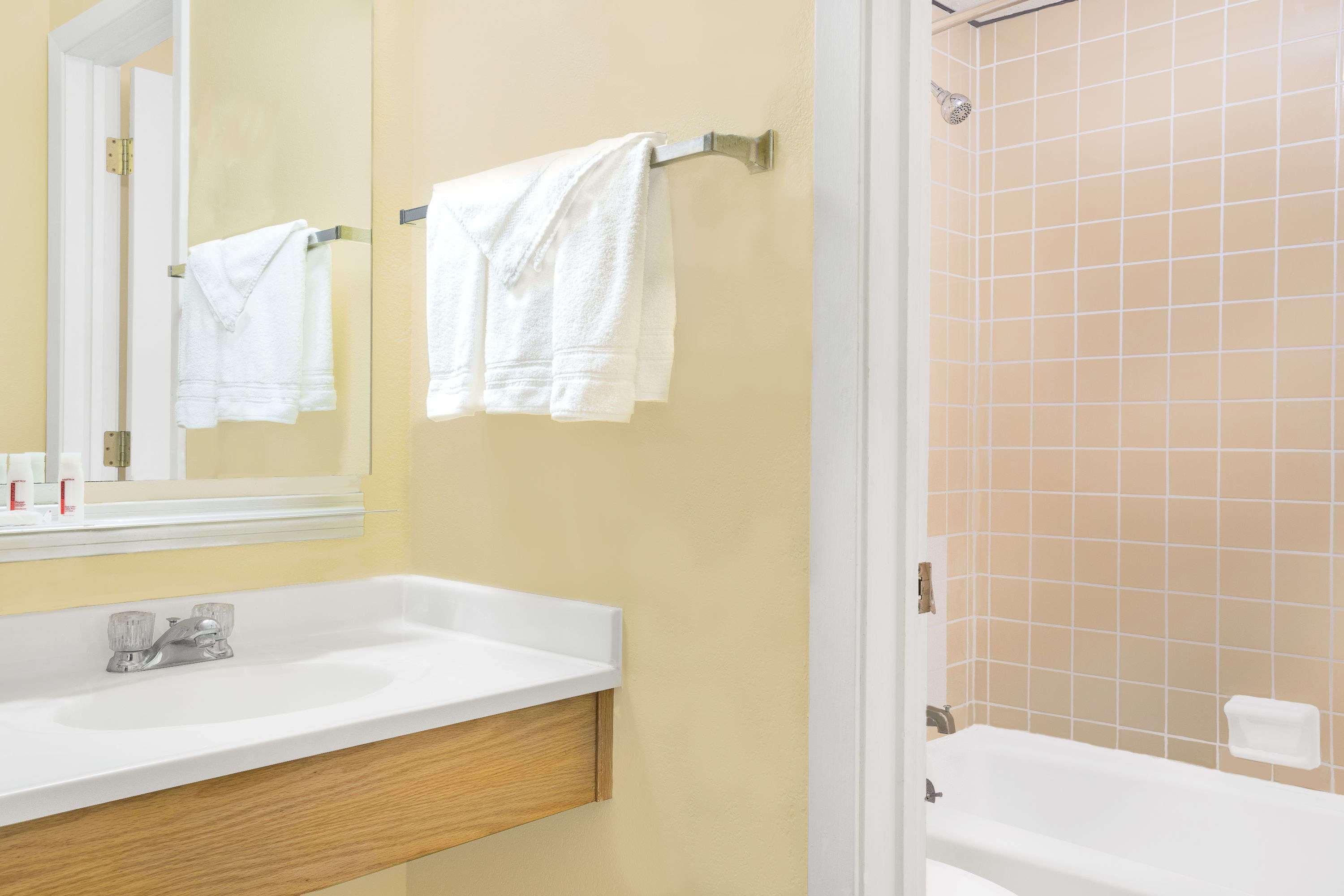 Days Inn By Wyndham Alexandria Mn מראה חיצוני תמונה