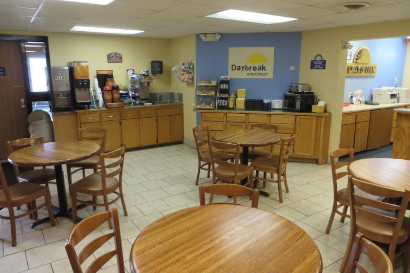 Days Inn By Wyndham Alexandria Mn מראה חיצוני תמונה