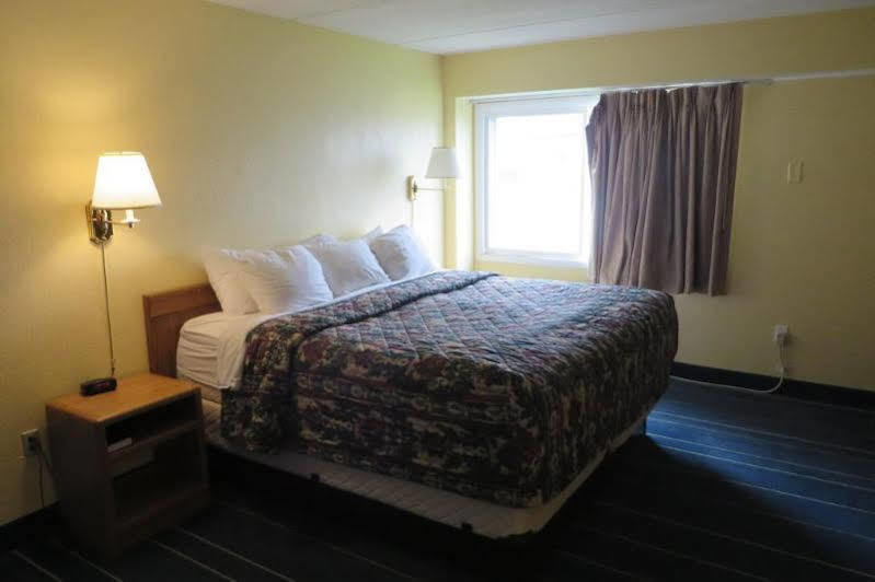 Days Inn By Wyndham Alexandria Mn מראה חיצוני תמונה